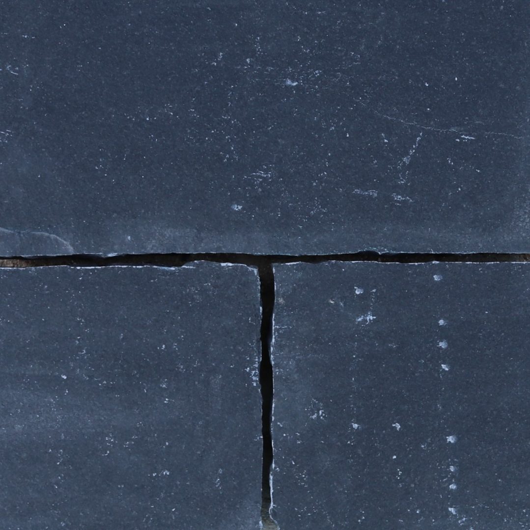 Midnat limestone closeup natursten