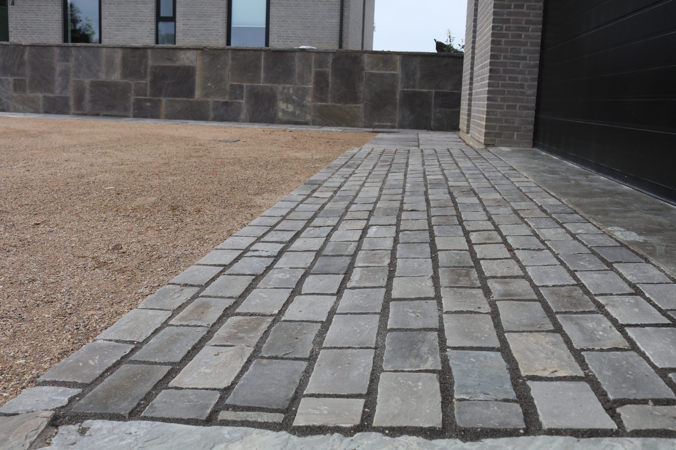 Dark sandsten brosten