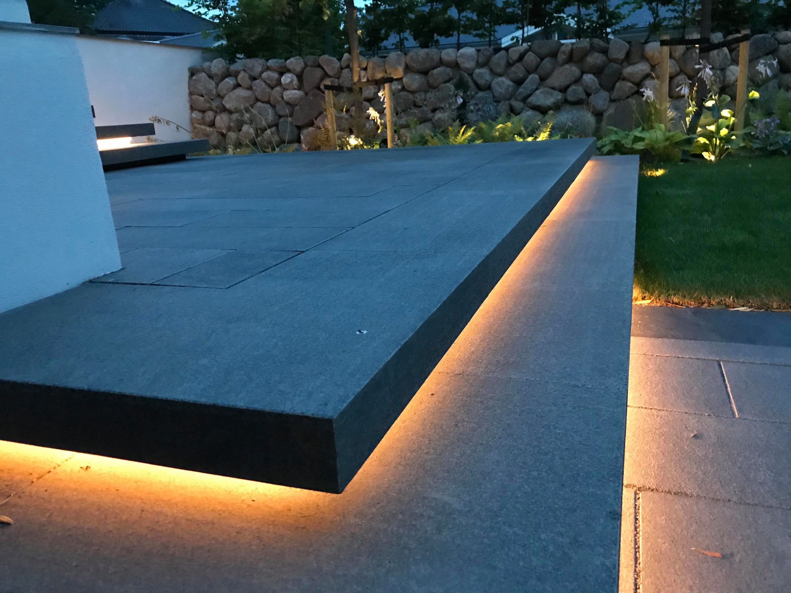 Basalt granit lys trin og terrasse