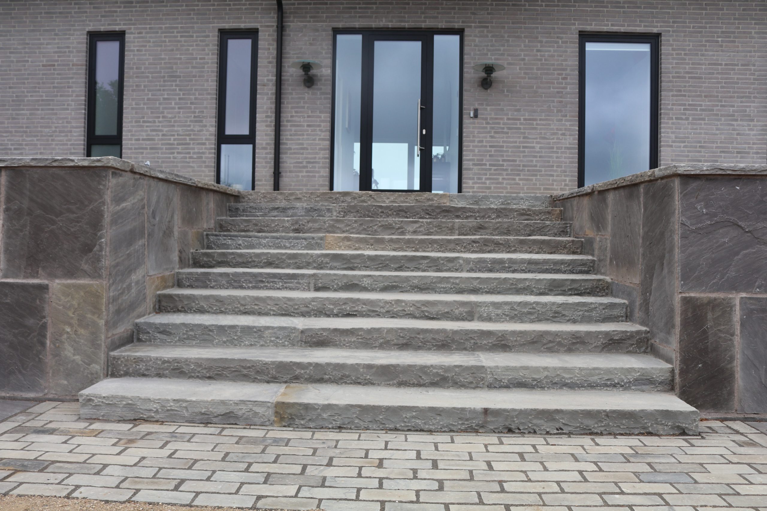 Dark sandsten trappe indgang