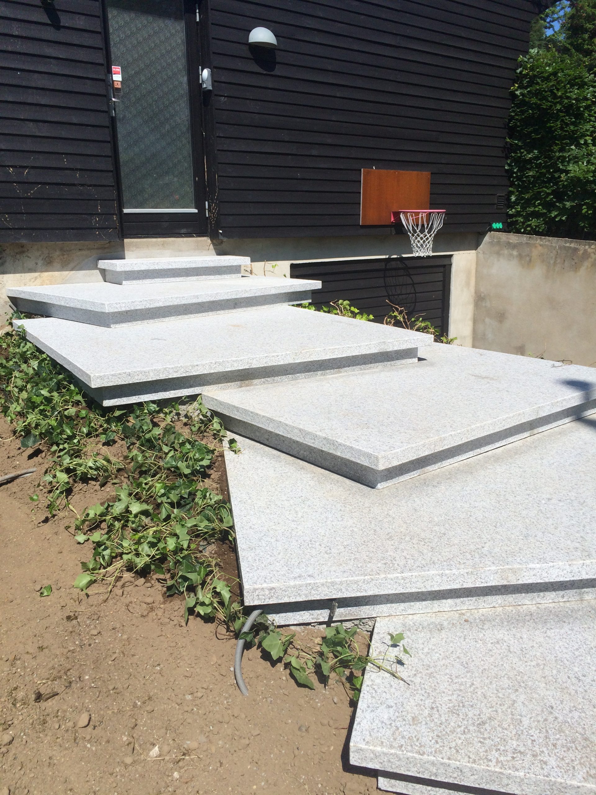 Moesgaard granit svævende elementer