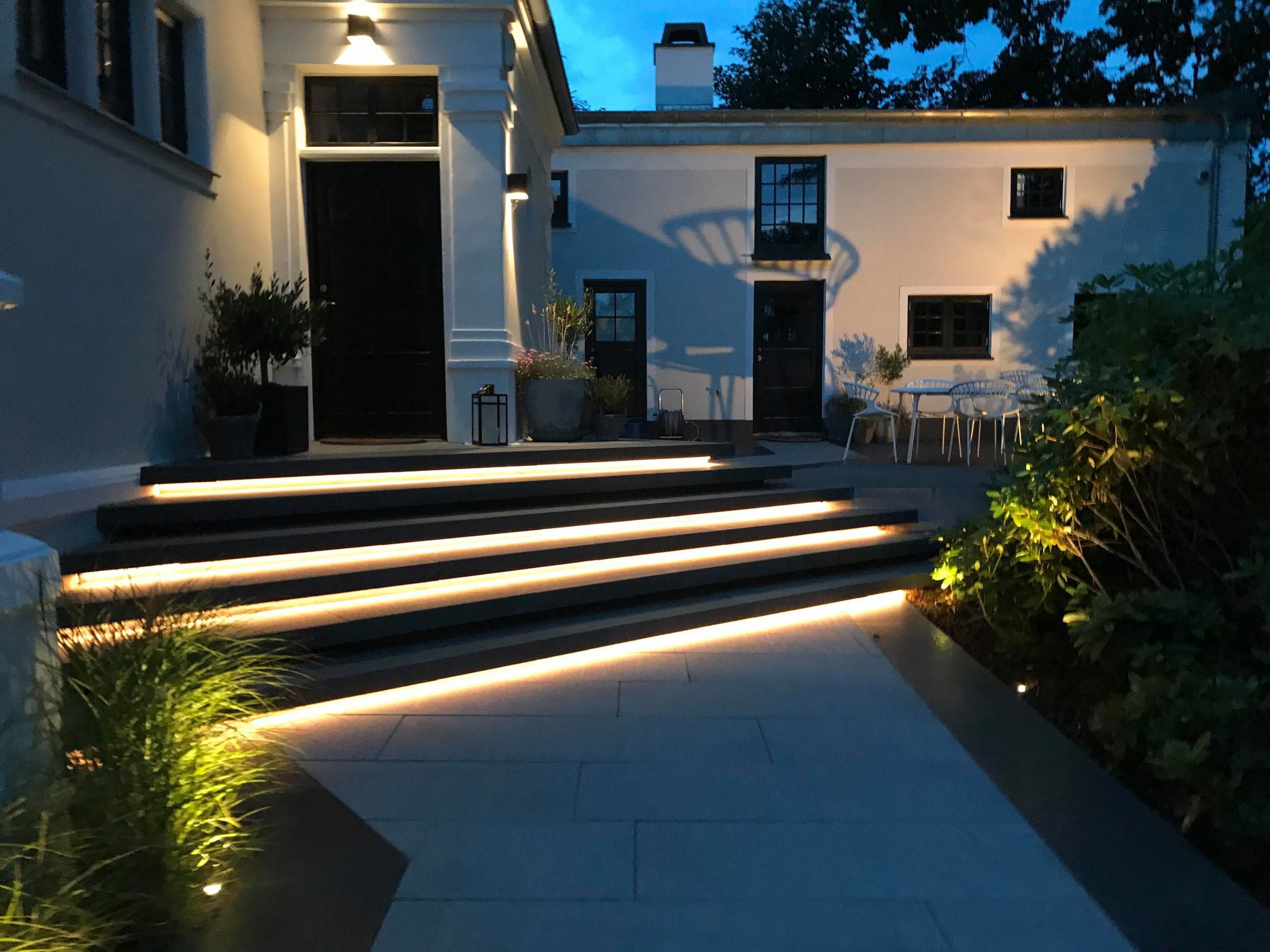 Basalt granit lumen lys trin og grey belægning