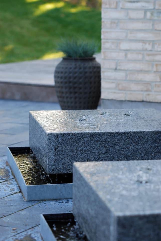 Moesgaard granit som springvand