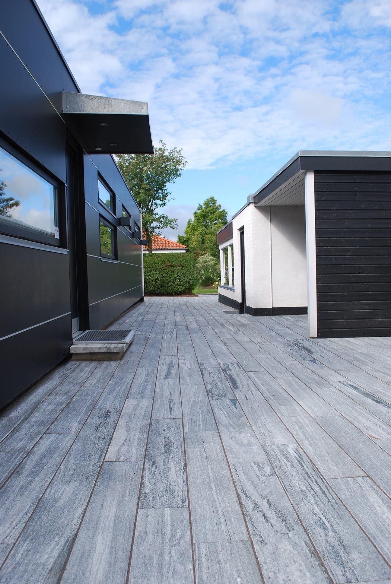 Skogsfjorden granit belægning i plank format